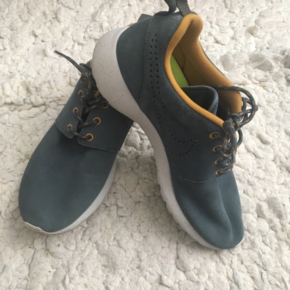 Nike- Grey and Mustard Suede- Sz 7.5 - Picture 1 of 6